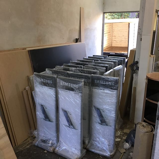 samsung totems (2) samsung totems (2)